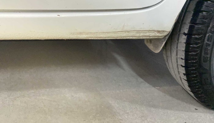 2020 Maruti Ertiga VXI CNG, CNG, Manual, 96,868 km, Left running board - Minor scratches