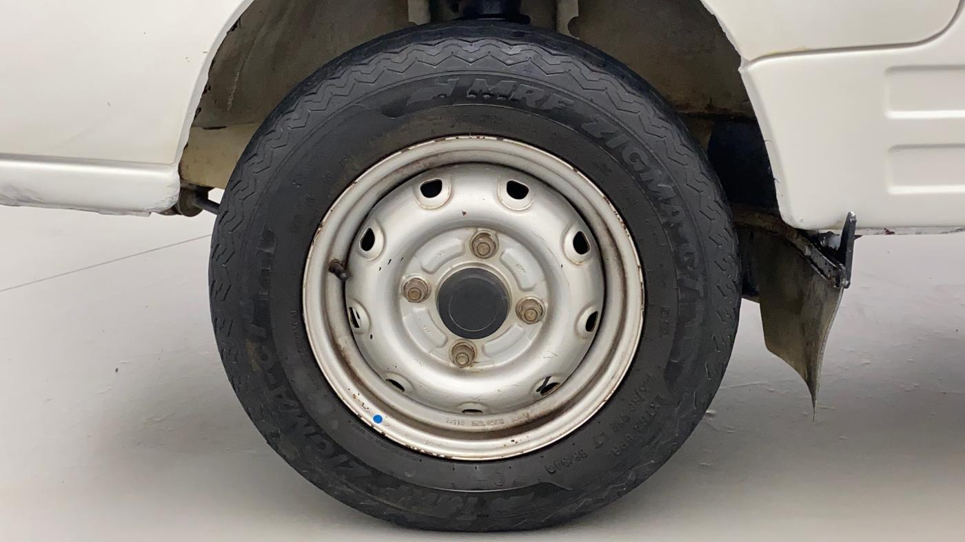 2015 Maruti OMNI E 8 STR, Petrol, Manual, 17,665 km, Left Front Wheel