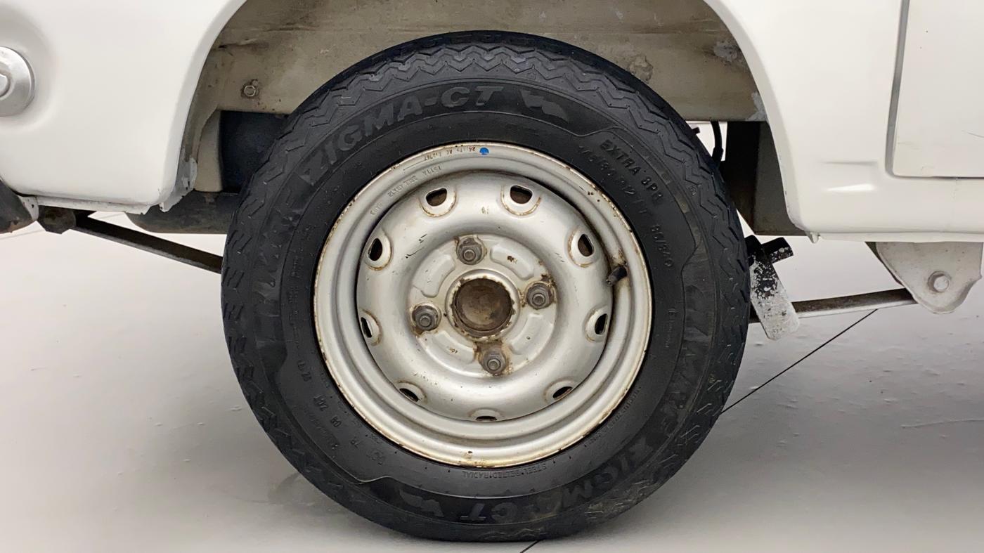 2015 Maruti OMNI E 8 STR, Petrol, Manual, 17,665 km, Right Rear Wheel