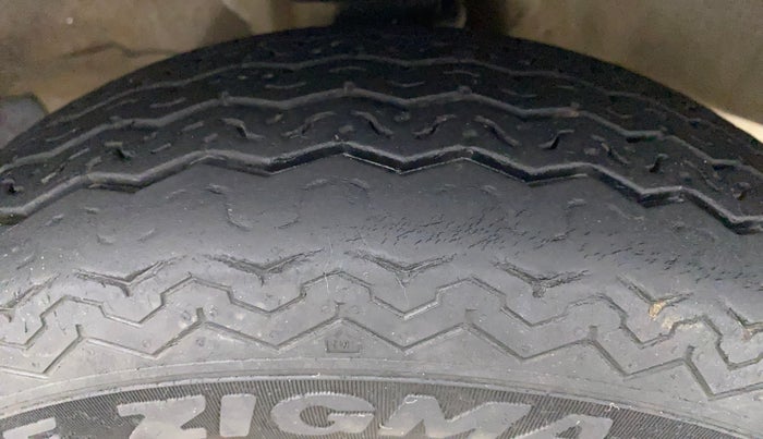 2015 Maruti OMNI E 8 STR, Petrol, Manual, 17,665 km, Right Front Tyre Tread