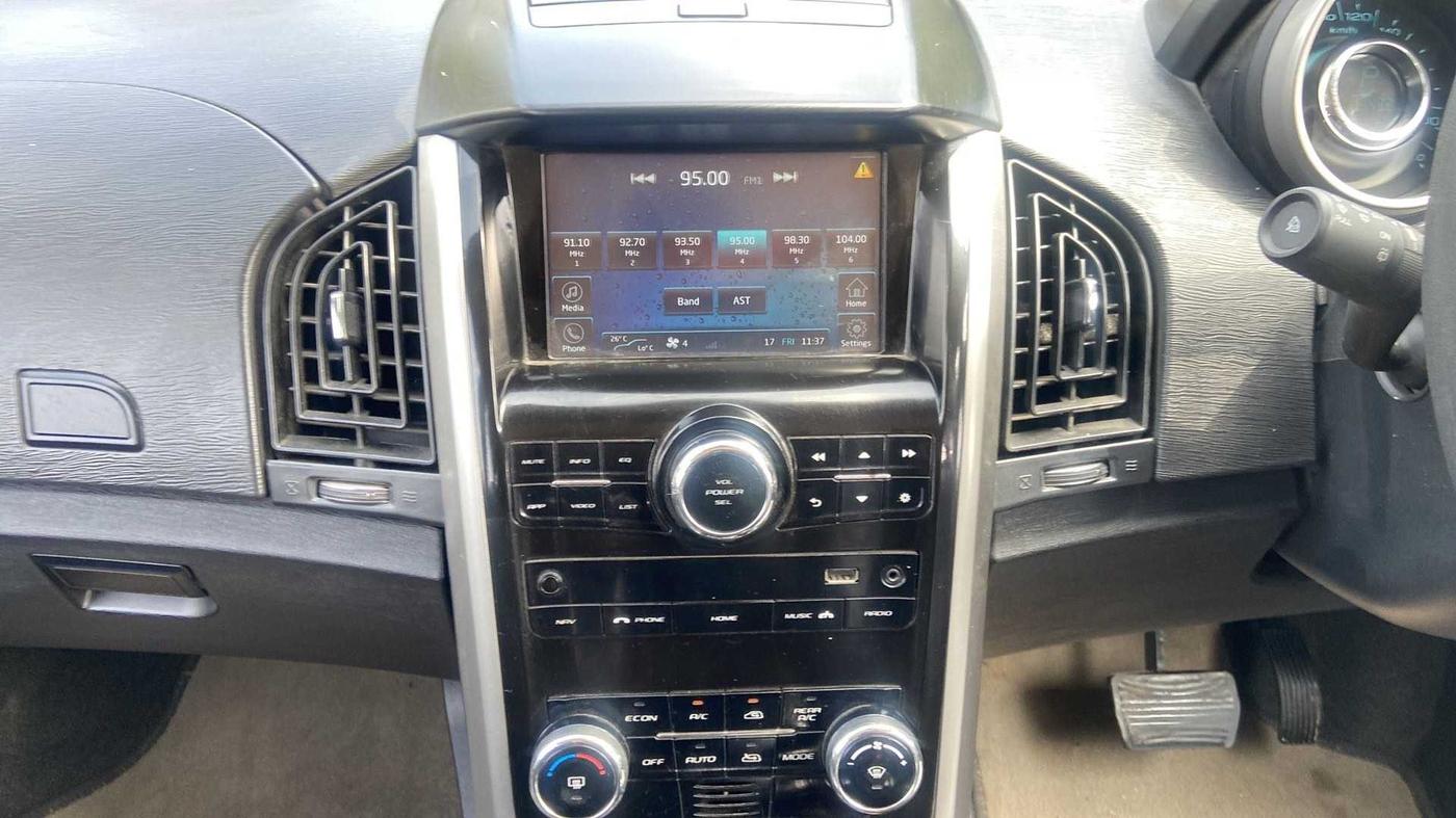 2018 Mahindra XUV500 W7 AT, Diesel, Automatic, 14,492 km, Infotainment System