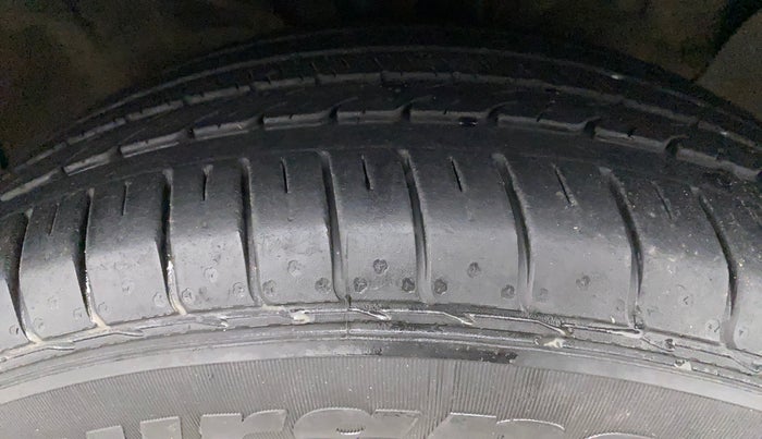 2016 Hyundai Creta SX PLUS 1.6 PETROL, Petrol, Manual, 75,458 km, Right Front Tyre Tread