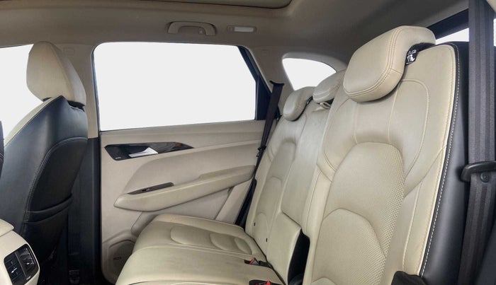 2022 MG HECTOR SHARP 2.0 DIESEL, Diesel, Manual, 38,563 km, Right Side Rear Door Cabin