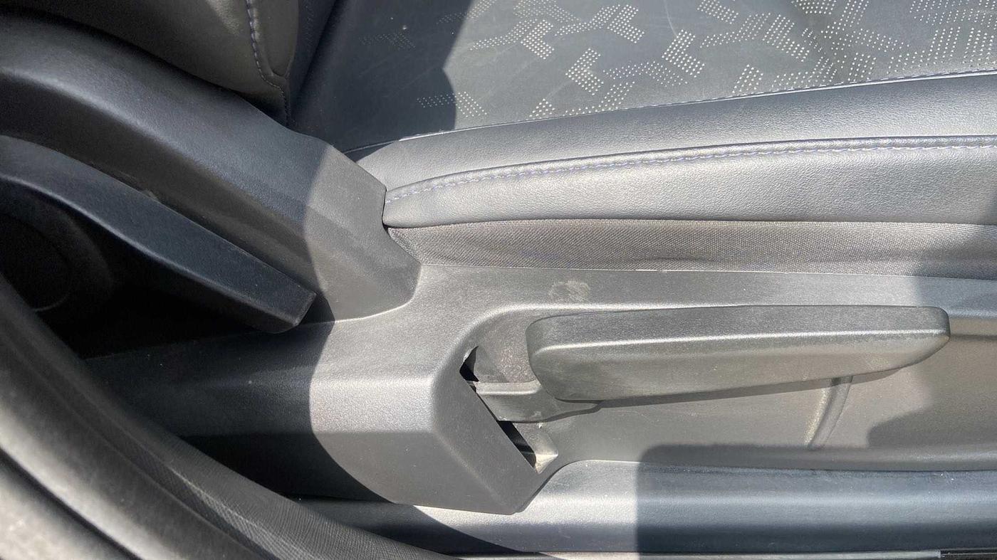 2022 Tata ALTROZ XZ PLUS DIESEL DARK EDITION, Diesel, Manual, 22,662 km, Driver Side Adjustment Panel
