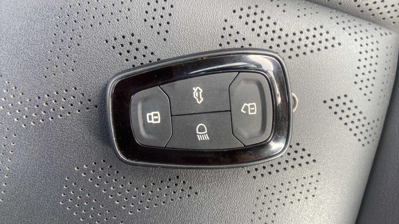 2022 Tata ALTROZ XZ PLUS DIESEL DARK EDITION, Diesel, Manual, 22,662 km, Key Close Up