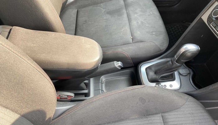 2021 Volkswagen Polo HIGHLINE PLUS 1.0L TSI AT, Petrol, Automatic, 36,880 km, Gear Lever