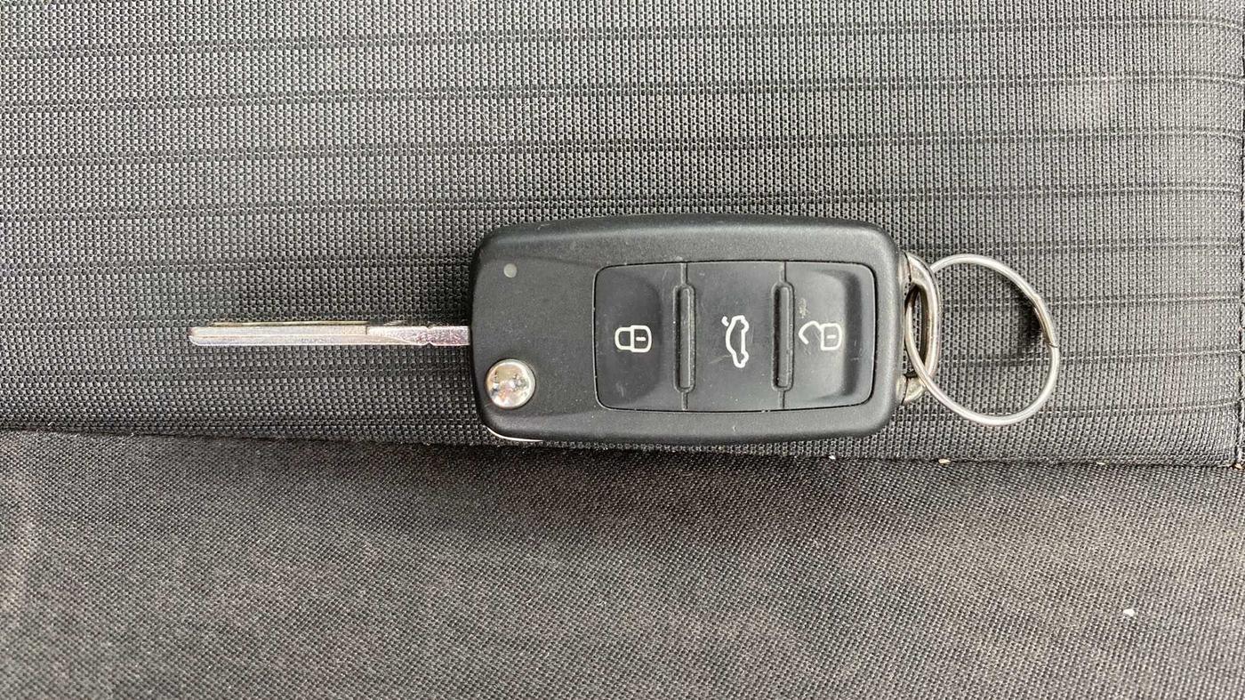 2021 Volkswagen Polo HIGHLINE PLUS 1.0L TSI AT, Petrol, Automatic, 36,880 km, Key Close Up