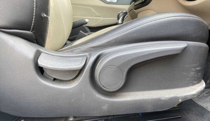 2018 Hyundai Verna 1.6 CRDI SX + AT, Diesel, Automatic, 99,492 km, Driver Side Adjustment Panel