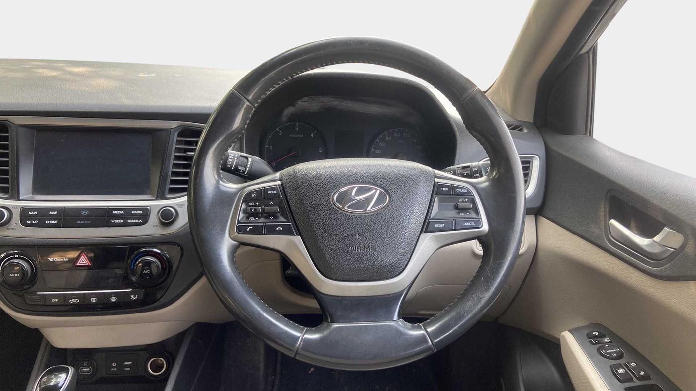 2018 Hyundai Verna 1.6 CRDI SX + AT, Diesel, Automatic, 99,492 km, Steering Wheel Close Up