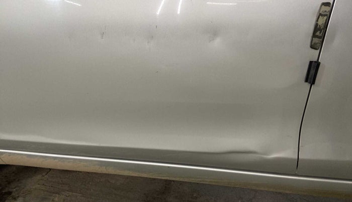 2017 Maruti Ciaz DELTA 1.4 MT PETROL, Petrol, Manual, 54,531 km, Front passenger door - Minor scratches