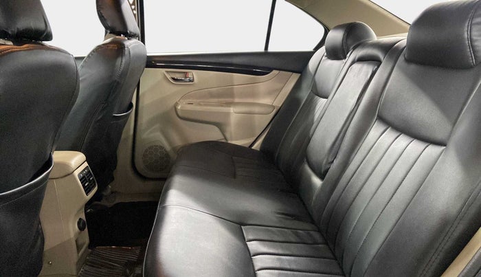 2017 Maruti Ciaz DELTA 1.4 MT PETROL, Petrol, Manual, 54,531 km, Right Side Rear Door Cabin
