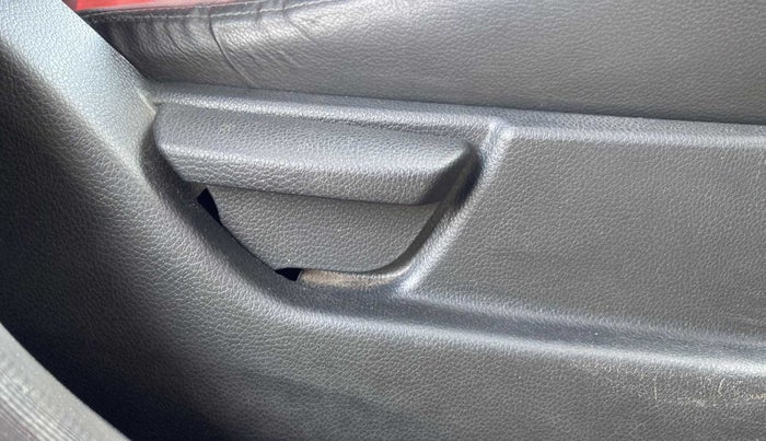 2015 Hyundai Eon MAGNA +, Petrol, Manual, 27,927 km, Driver Side Adjustment Panel