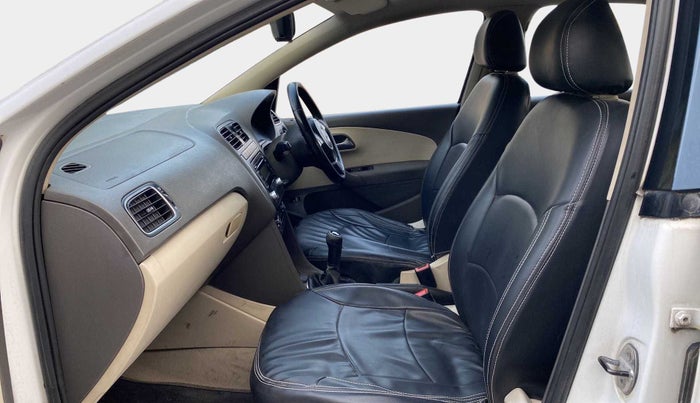 2011 Volkswagen Vento HIGHLINE 1.6 MPI, Petrol, Manual, 70,562 km, Right Side Front Door Cabin