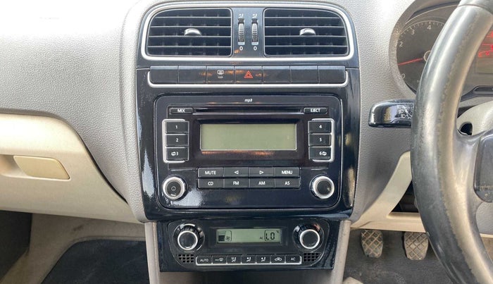 2011 Volkswagen Vento HIGHLINE 1.6 MPI, Petrol, Manual, 70,562 km, Air Conditioner