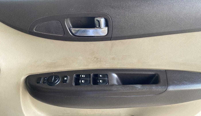 2011 Hyundai i20 ASTA 1.2, Petrol, Manual, 96,751 km, Driver Side Door Panels Control