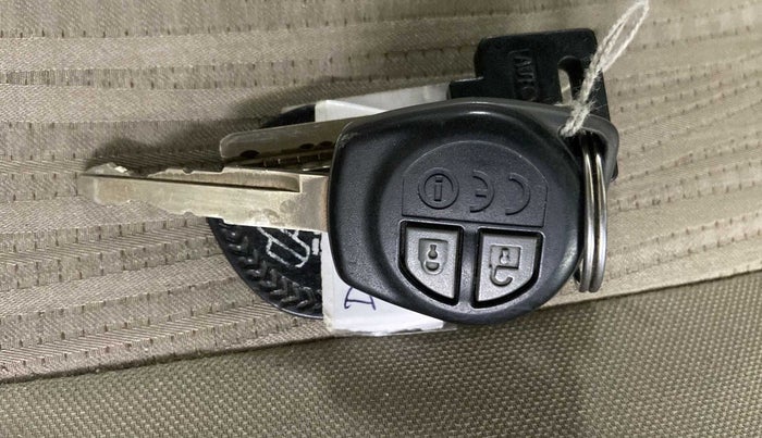 2017 Maruti Dzire VXI, Petrol, Manual, 49,882 km, Key Close Up