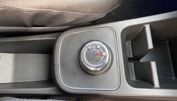 2020 Renault Kwid RXT 1.0 AMT (O), Petrol, Automatic, 21,916 km, Gear Lever