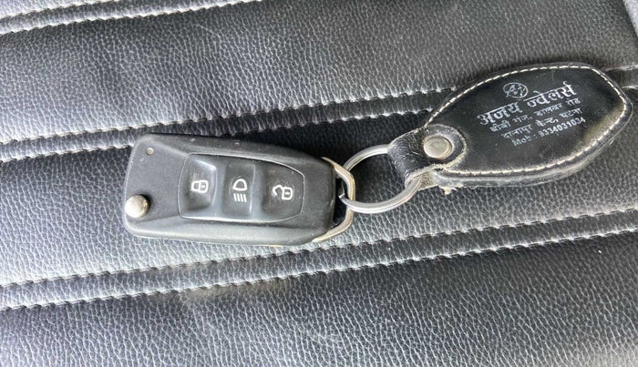 2017 Tata TIGOR XT PETROL, Petrol, Manual, 80,464 km, Key Close Up