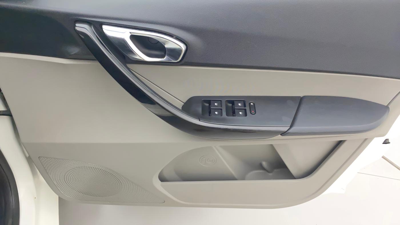 2017 Tata Tiago XZA PETROL, Petrol, Automatic, 19,959 km, Driver Side Door Panels Control