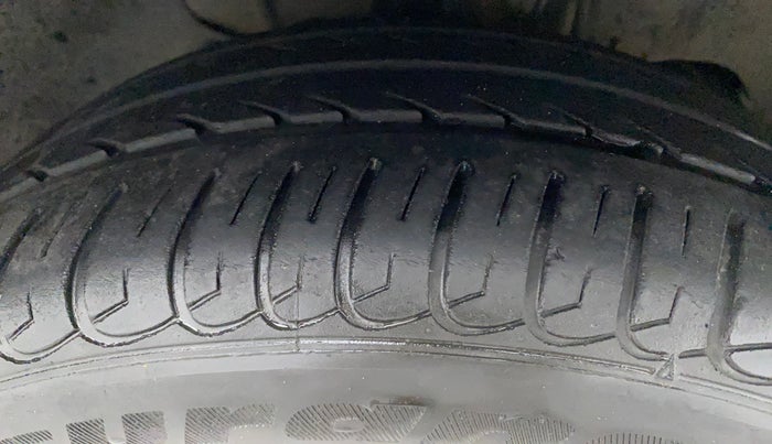 2017 Tata Tiago XZA PETROL, Petrol, Automatic, 19,959 km, Right Front Tyre Tread