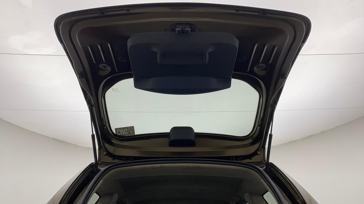 2014 Renault Duster 85 PS RXE DIESEL ADVENTURE, Diesel, Manual, 1,13,683 km, Boot Door Open