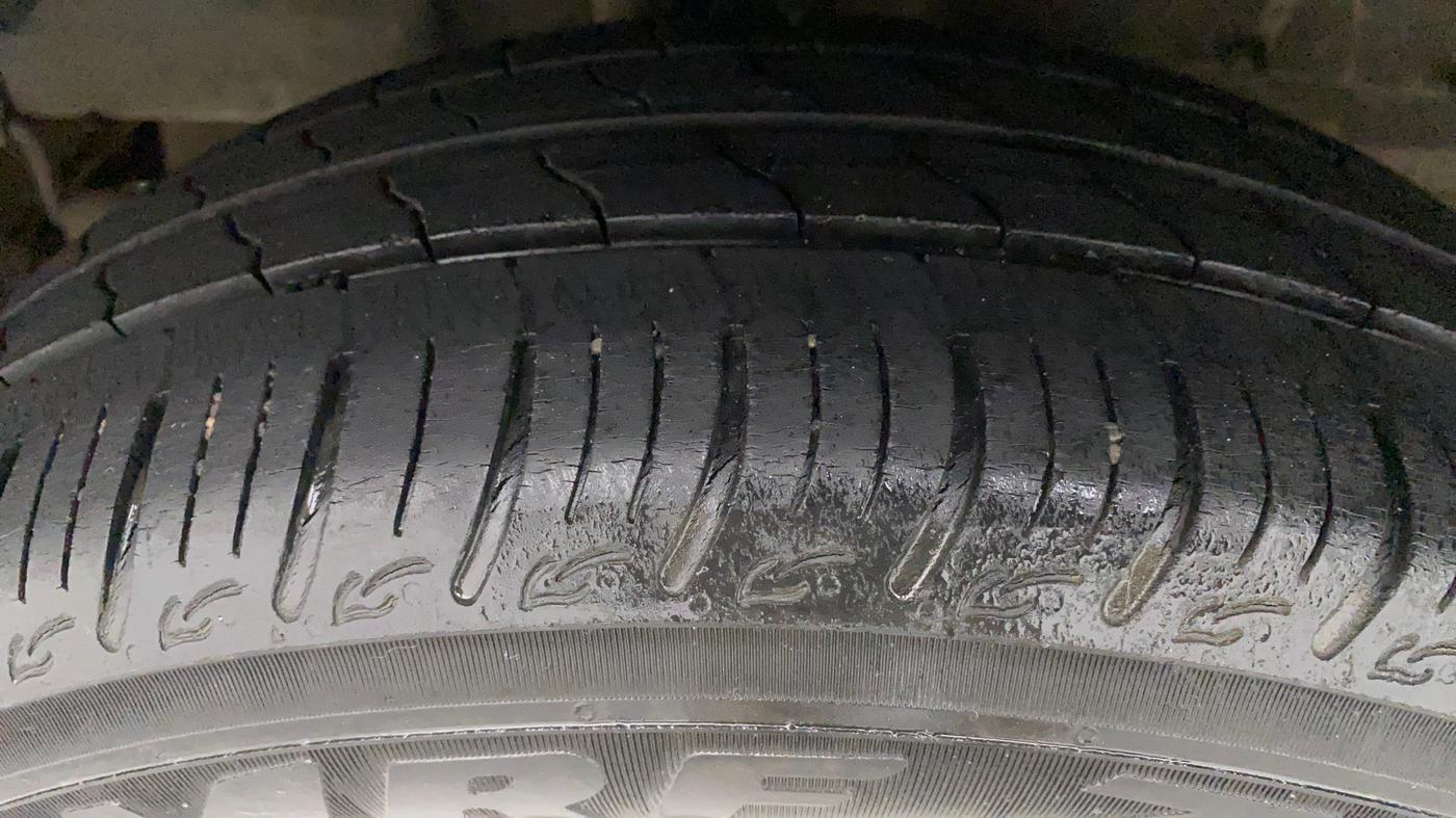 2018 Tata Tiago XTA PETROL, Petrol, Automatic, 27,436 km, Right Rear Tyre Tread
