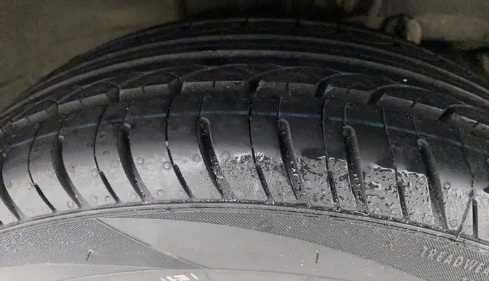 2018 Tata Tiago XTA PETROL, Petrol, Automatic, 27,436 km, Right Front Tyre Tread