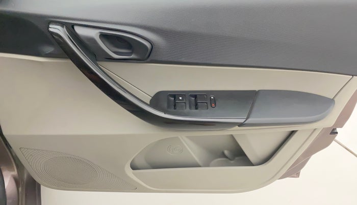 2018 Tata Tiago XTA PETROL, Petrol, Automatic, 27,436 km, Driver Side Door Panels Control