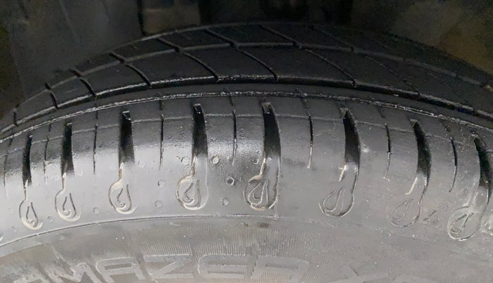 2021 Renault Kwid RXT 1.0 (O), Petrol, Manual, 36,757 km, Left Front Tyre Tread
