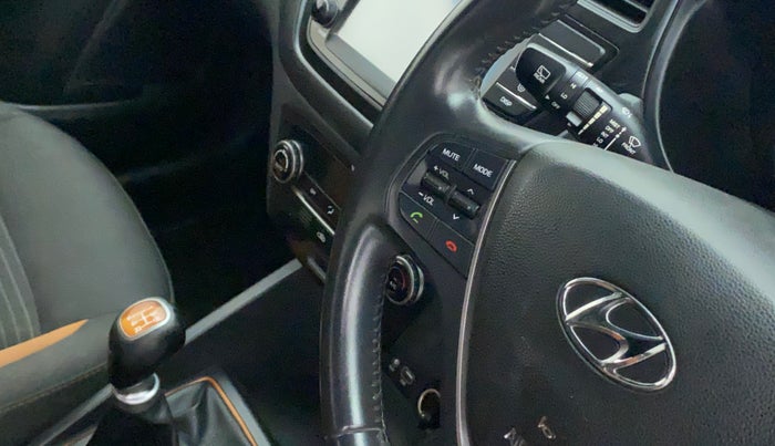 2017 Hyundai i20 Active 1.2 SX, Petrol, Manual, 65,859 km, Steering wheel - Sound system control not functional