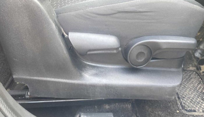 2019 Maruti Vitara Brezza ZDI, Diesel, Manual, 97,434 km, Driver Side Adjustment Panel