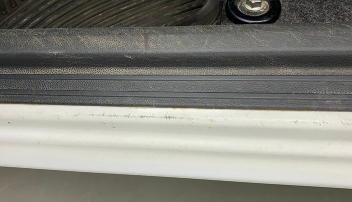 2017 Maruti Alto 800 VXI, Petrol, Manual, 41,837 km, Left running board - Minor scratches