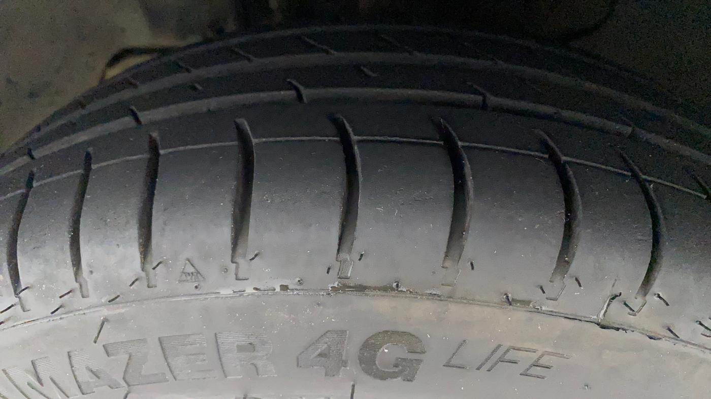2017 Tata Tiago XZ PETROL, Petrol, Manual, 63,567 km, Left Front Tyre Tread