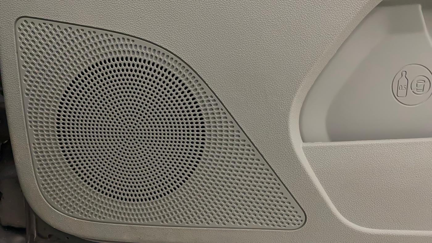 2017 Tata Tiago XZ PETROL, Petrol, Manual, 63,567 km, Speaker