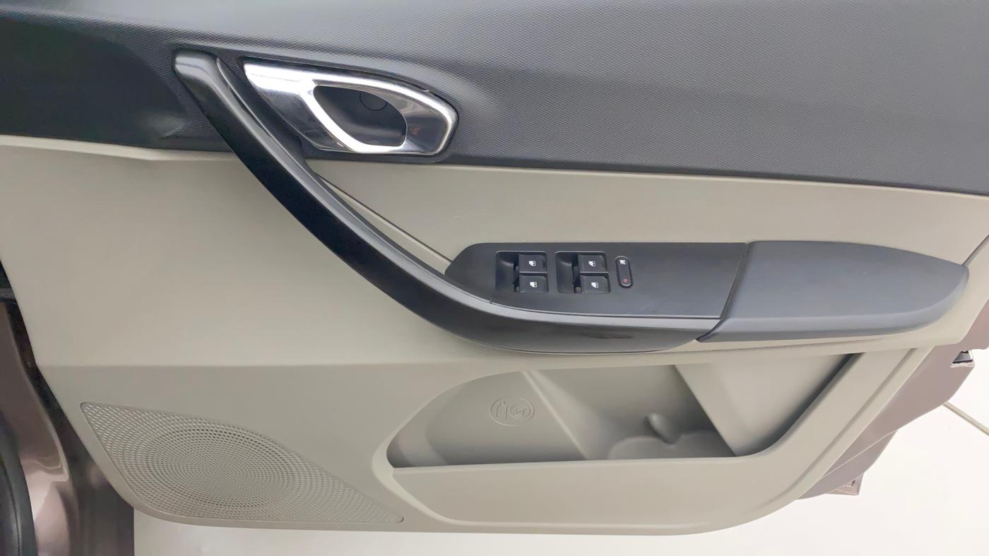 2017 Tata Tiago XZ PETROL, Petrol, Manual, 63,567 km, Driver Side Door Panels Control