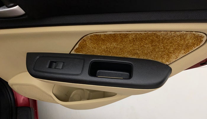 2018 Honda Amaze 1.2L I-VTEC S, Petrol, Manual, 72,209 km, Right rear door - Trim has minor damage