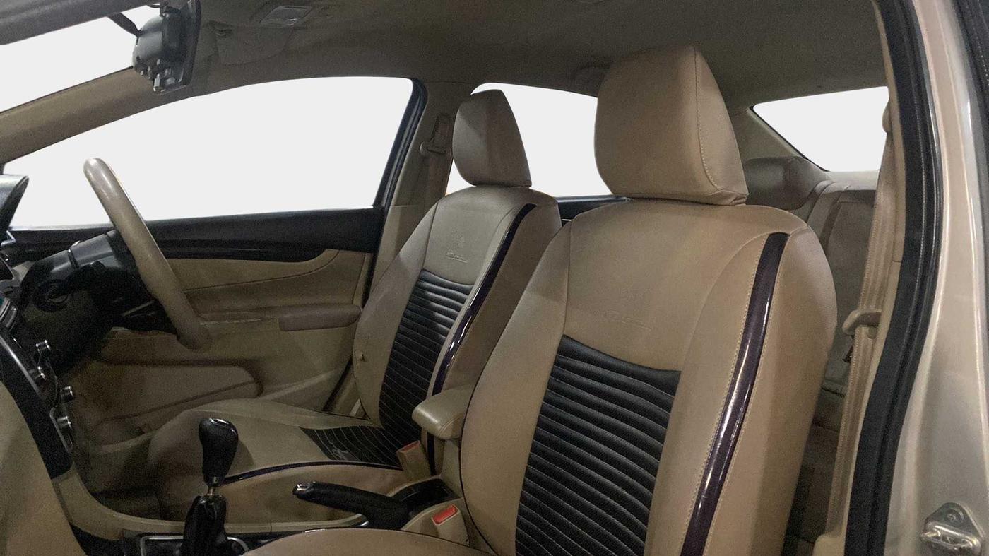 2015 Maruti Ciaz VXI+, Petrol, Manual, 81,730 km, Right Side Front Door Cabin