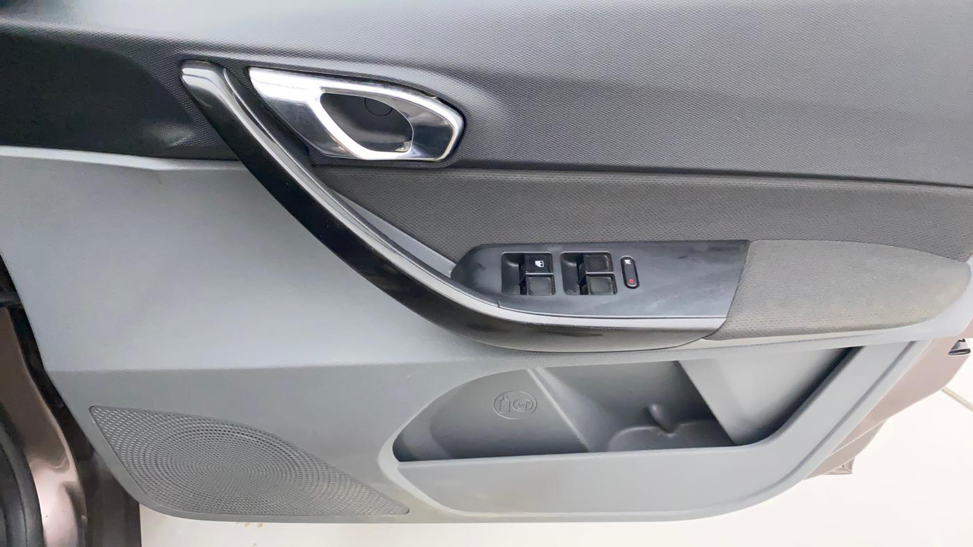 2018 Tata TIGOR XZA PETROL, Petrol, Automatic, 44,882 km, Driver Side Door Panels Control