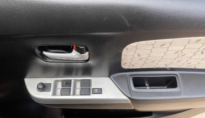 2015 Maruti Wagon R 1.0 VXI, Petrol, Manual, 18,666 km, Driver Side Door Panels Control