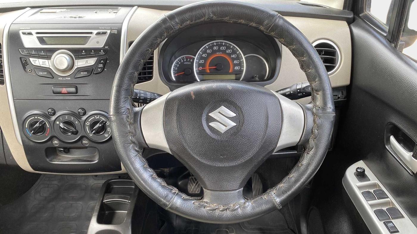 2015 Maruti Wagon R 1.0 VXI, Petrol, Manual, 18,666 km, Steering Wheel Close Up