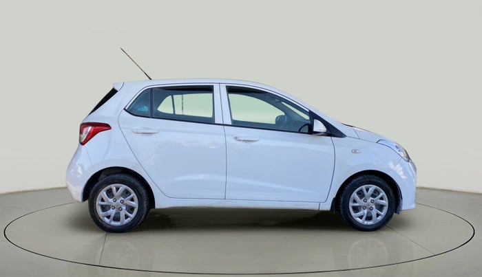 2017 Hyundai Grand i10 MAGNA 1.2 KAPPA VTVT, Petrol, Manual, 41,400 km, Right Side View