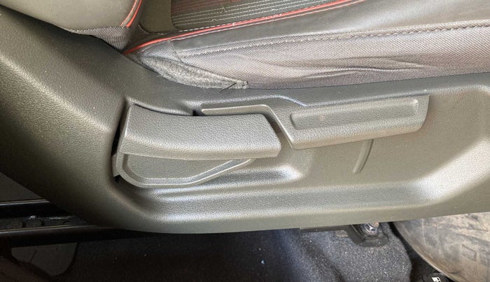 2019 Hyundai VENUE SX 1.0 TURBO DUAL TONE, Petrol, Manual, 20,561 km, Driver Side Adjustment Panel