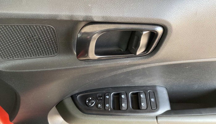 2019 Hyundai VENUE SX 1.0 TURBO DUAL TONE, Petrol, Manual, 20,561 km, Driver Side Door Panels Control
