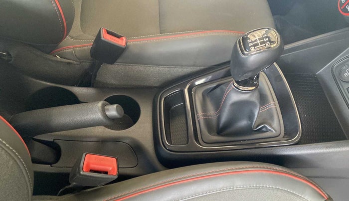 2019 Hyundai VENUE SX 1.0 TURBO DUAL TONE, Petrol, Manual, 20,561 km, Gear Lever