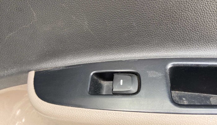 2019 Hyundai Grand i10 MAGNA 1.2 KAPPA VTVT, Petrol, Manual, 45,625 km, Right rear window switch / handle - Switch/handle not functional