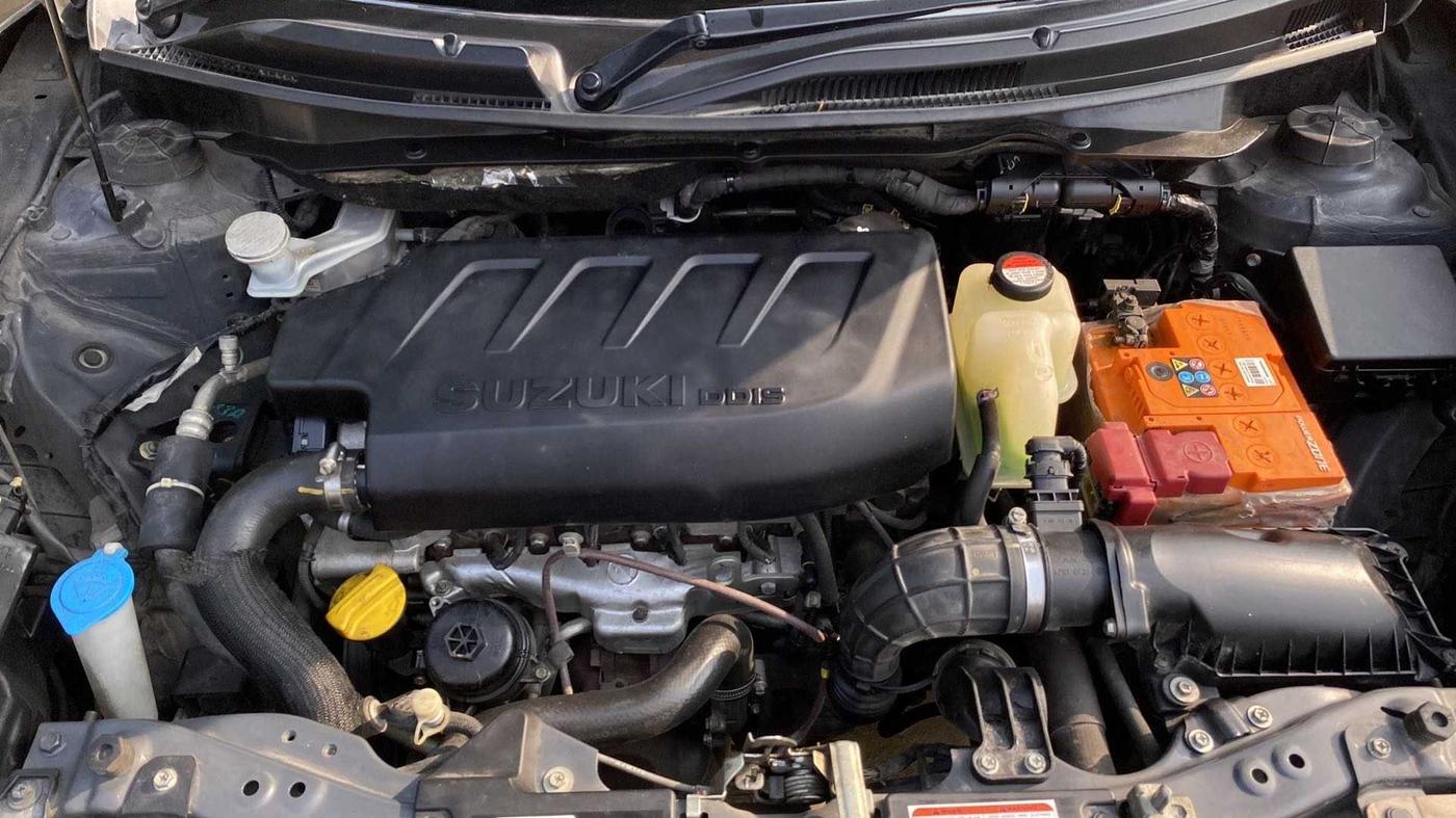 2017 Maruti Dzire VDI, Diesel, Manual, 92,006 km, Open Bonet