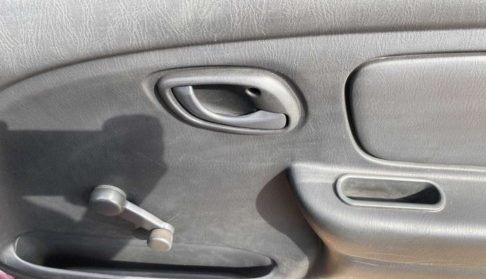 2011 Maruti Alto LXI, Petrol, Manual, 33,632 km, Driver Side Door Panels Control