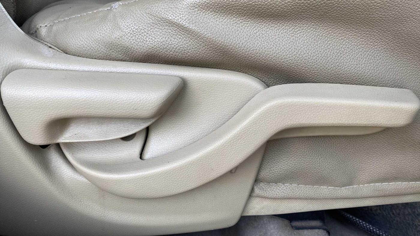 2014 Honda Amaze 1.2L I-VTEC VX, Petrol, Manual, 49,936 km, Driver Side Adjustment Panel