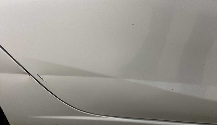 2016 Maruti Ciaz ZXI+, Petrol, Manual, 26,217 km, Right rear door - Slightly dented