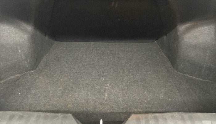 2016 Maruti Ciaz ZXI+, Petrol, Manual, 26,217 km, Boot Inside